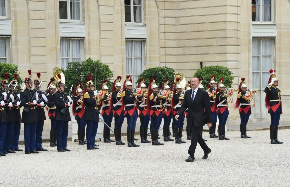 Президент Ильхам Алиев: Азербайджан надеется, что Президент Франции лично примет активное участие в решении нагорно-карабахского конфликта (ФОТО)