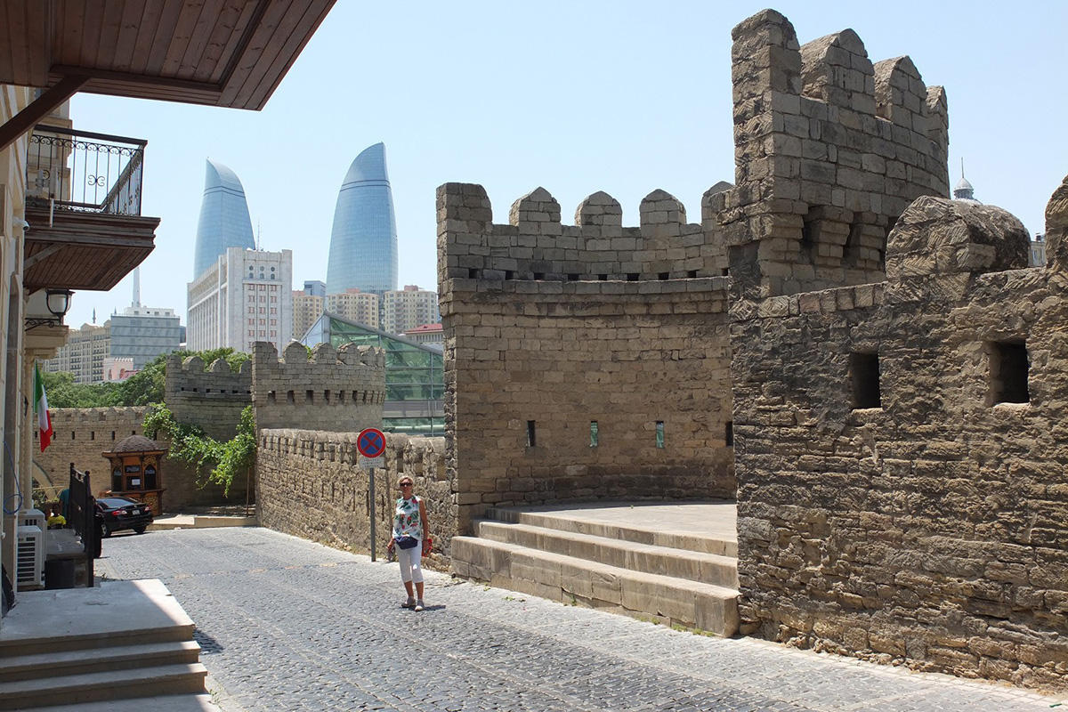 Эксперт SES: Баку действительно интересен для туризма (Интервью) (ФОТО)