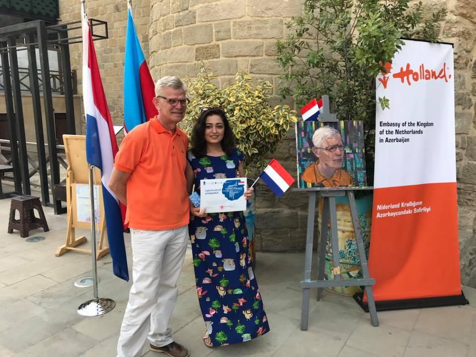 Посол Нидерландов в Азербайджане восхищен своим портретом: Страна тюльпанов и ветряных мельниц (ФОТО)