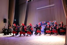Азербайджанцы, грузины и индусы показали визитную карточку народов (ФОТО)