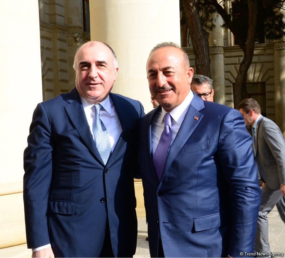 Azerbaijani, Turkish FMs hold one-on-one meeting in Baku (PHOTO)