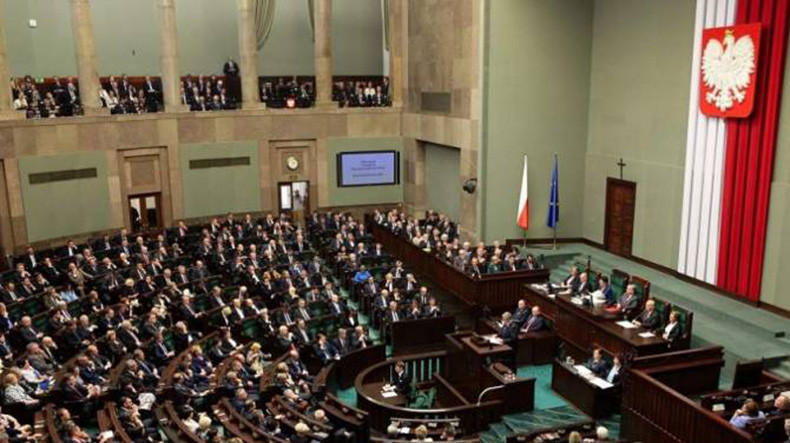 Сенат Польши принял новый закон о выборах президента с поправками