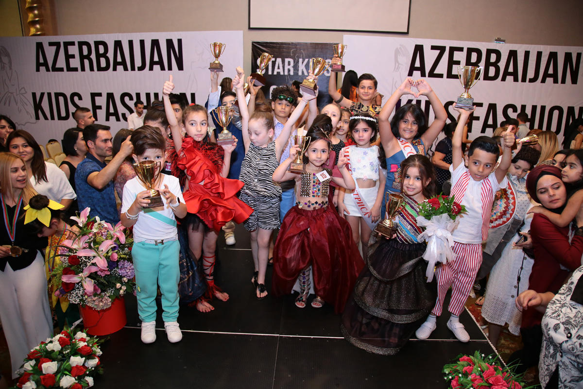 В Баку показали тренды летней детской моды (ФОТО)