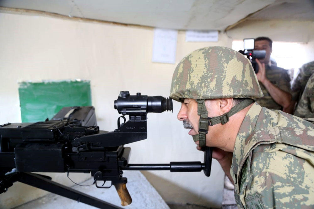 Руководство минобороны Азербайджана посетило передовые подразделения в прифронтовой зоне (ФОТО)