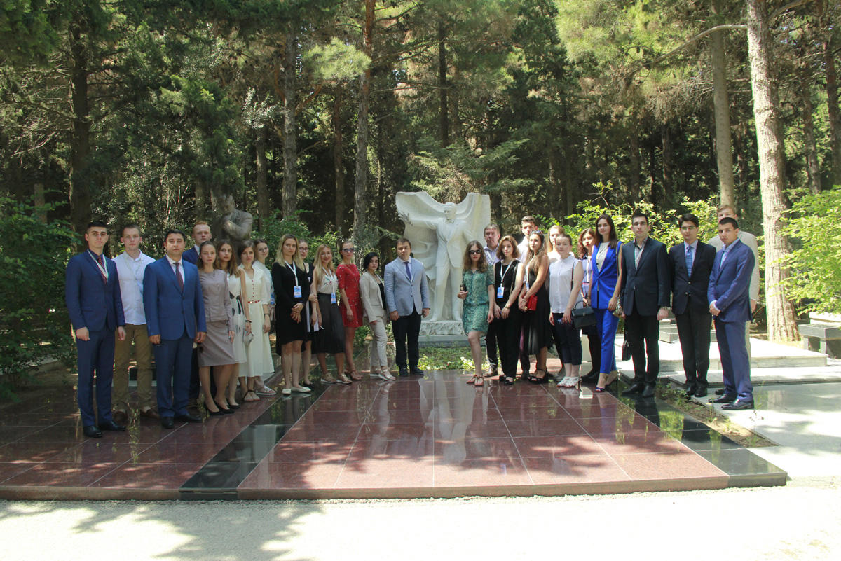 Завершился визит в Азербайджан группы российской молодежи по приглашению вице-президента Фонда Гейдара Алиева Лейлы Алиевой (ФОТО)
