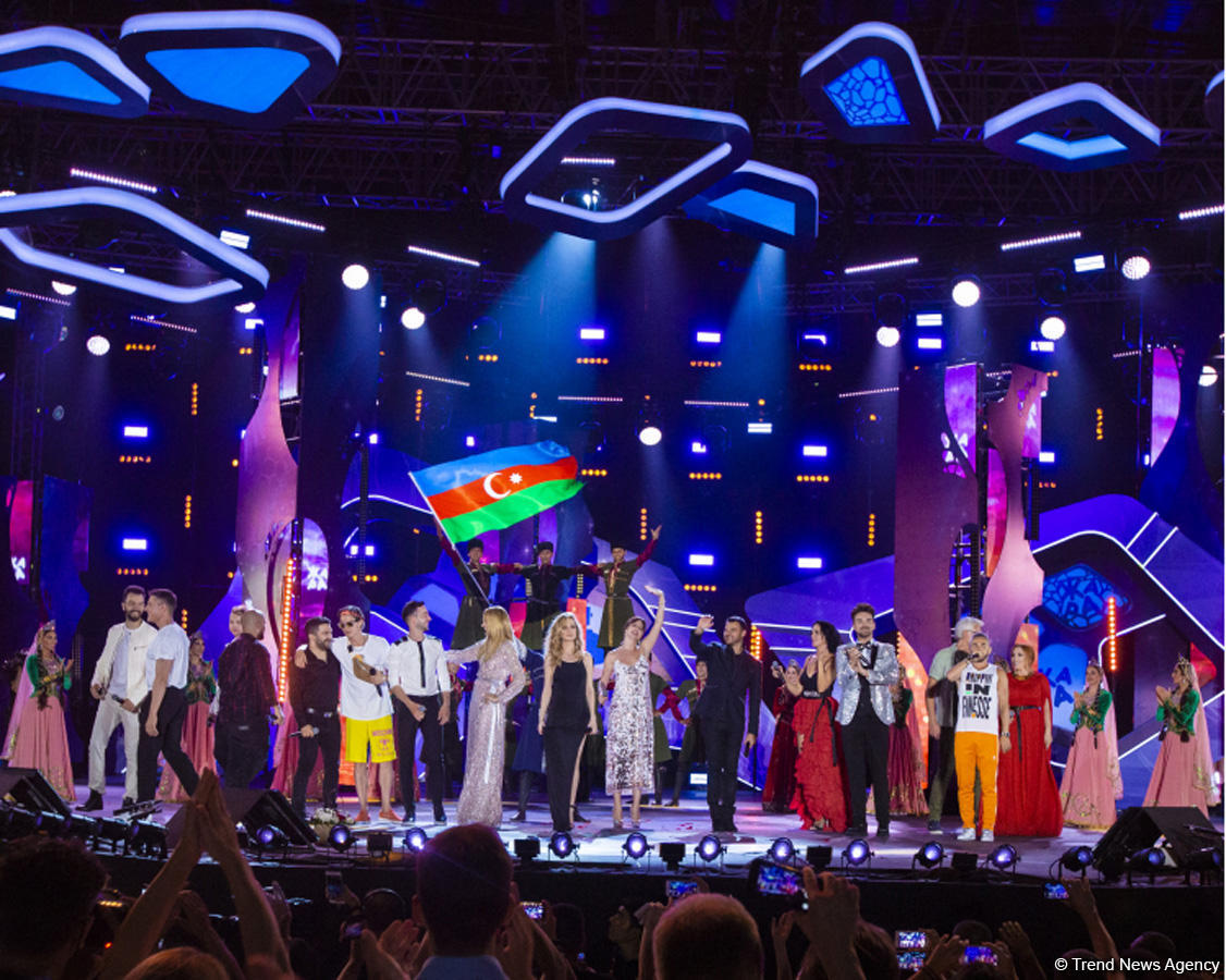 Фестиваль "Жара" в Баку показывает самый высокий рейтинг на телеканалах России