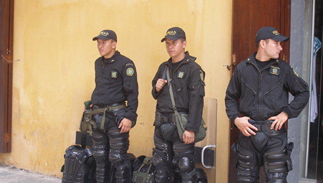 Четверо полицейских пострадали в результате взрыва на востоке Колумбии