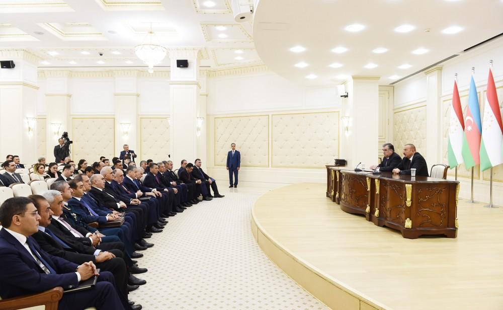Azerbaijani, Tajik presidents make press statements (PHOTO)