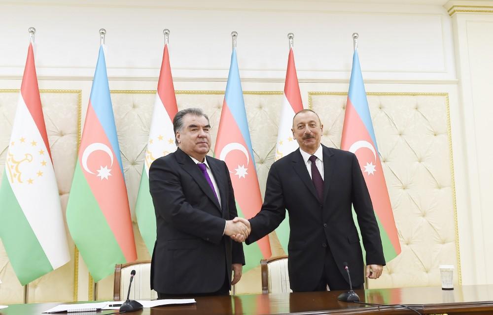 Azerbaijani, Tajik presidents make press statements (PHOTO)