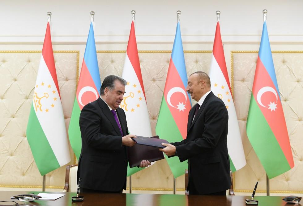 Азербайджан и Таджикистан подписали 12 документов (ФОТО)