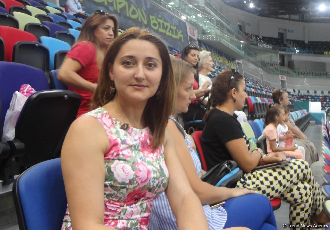 В Национальной арене гимнастики в Баку всегда очень красивые церемонии открытия - зрительница