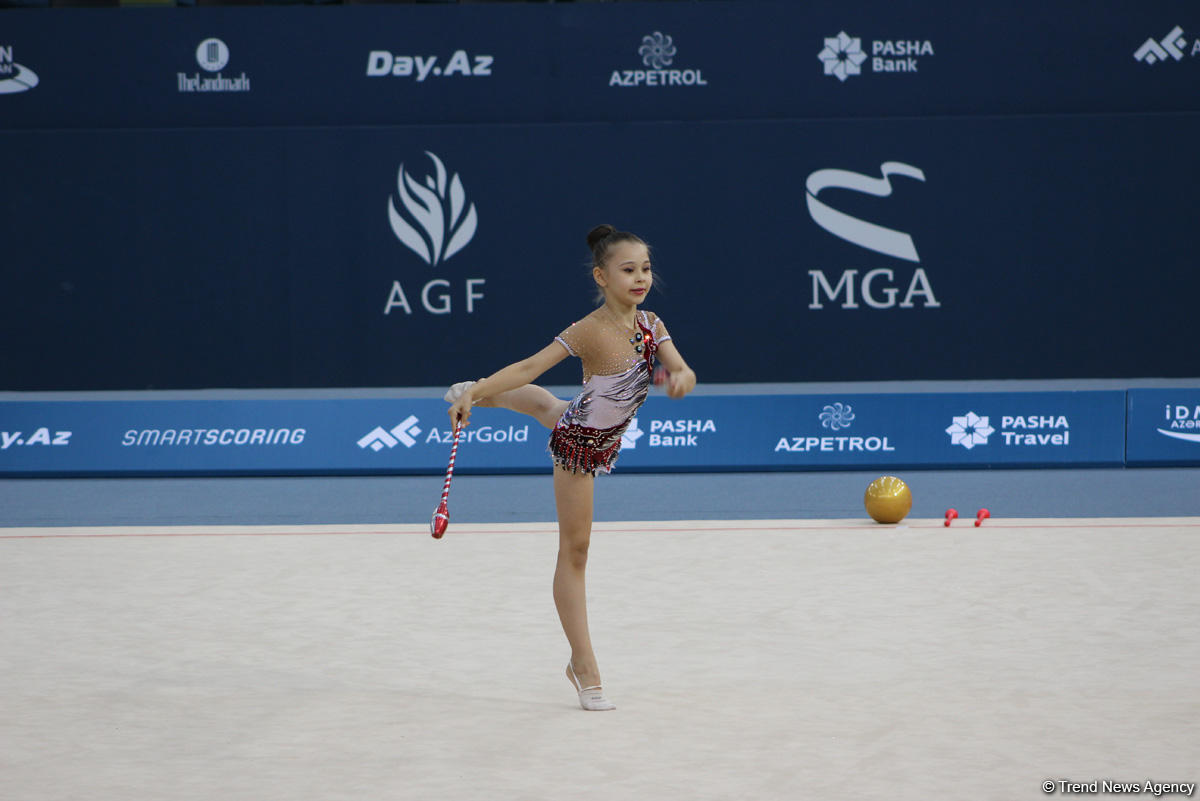 Bədii gimnastika üzrə 25-ci Azərbaycan çempionatı və Bakı birinciliyinin ikinci günündən maraqlı anlar (FOTO)