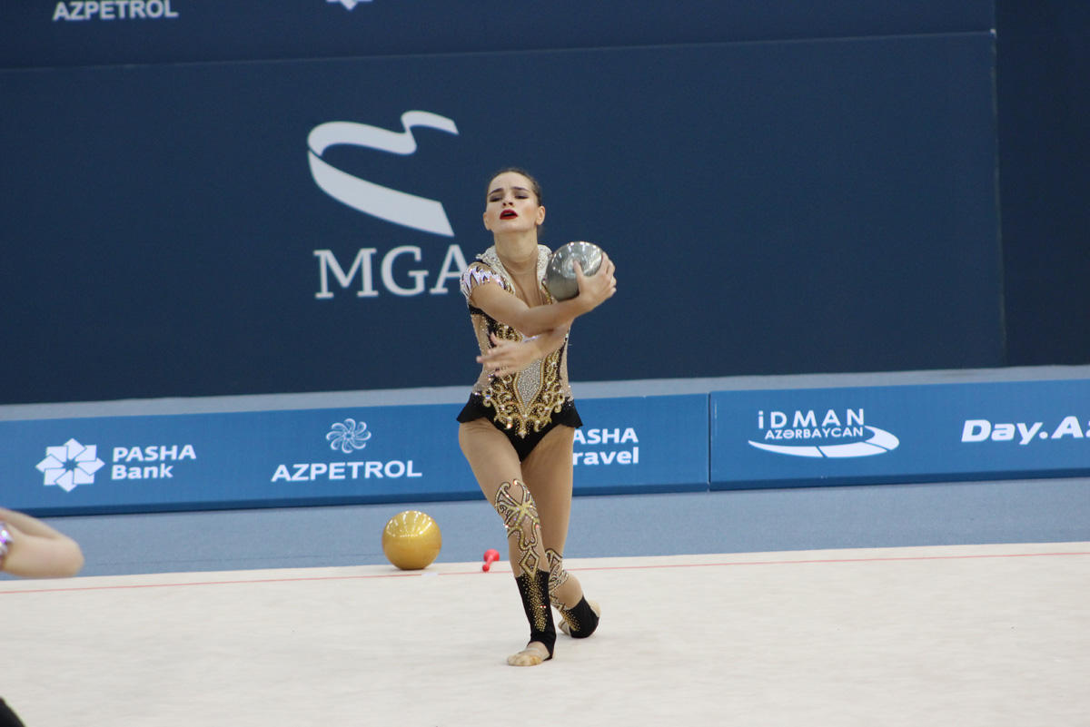 Bədii gimnastika üzrə 25-ci Azərbaycan çempionatı və Bakı birinciliyinin ikinci günündən maraqlı anlar (FOTO)