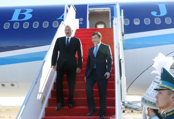 President Ilham Aliyev arrives in Kazakh city of Aktau