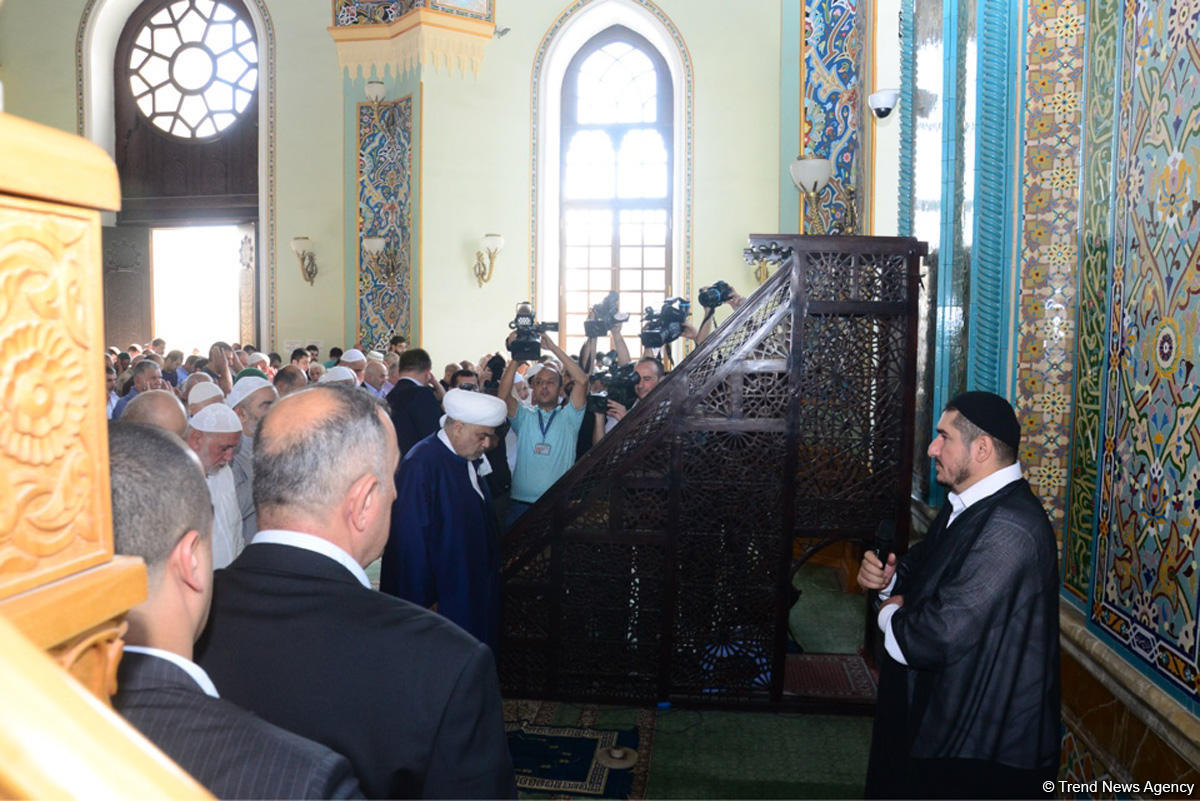 В связи с праздником Гурбан во всех мечетях Азербайджана совершен праздничный намаз (ФОТО)