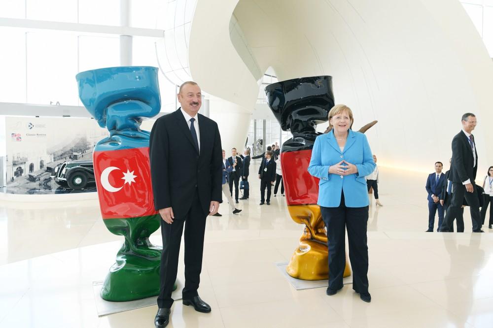 Ilham Aliyev, Angela Merkel meet businessmen in Baku (PHOTO)