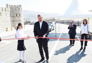 Президент Ильхам Алиев и Первая леди Мехрибан Алиева приняли участие в открытии новой автодороги Демирчи-Лагидж (ФОТО)