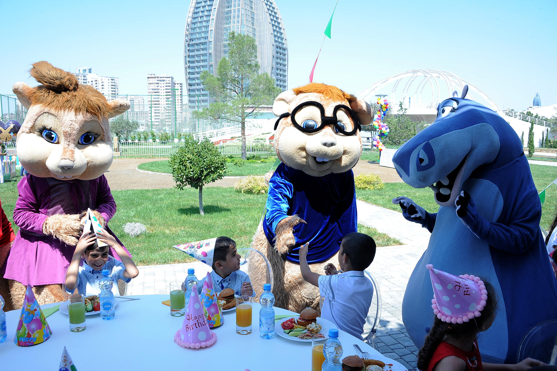При поддержке Фонда Гейдара Алиева организовано очередное празднество для детей (ФОТО, ВИДЕО)