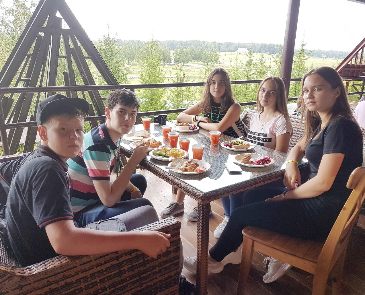 Азербайджанские школьники совершили экскурсию по Москве и Казани (ФОТО)