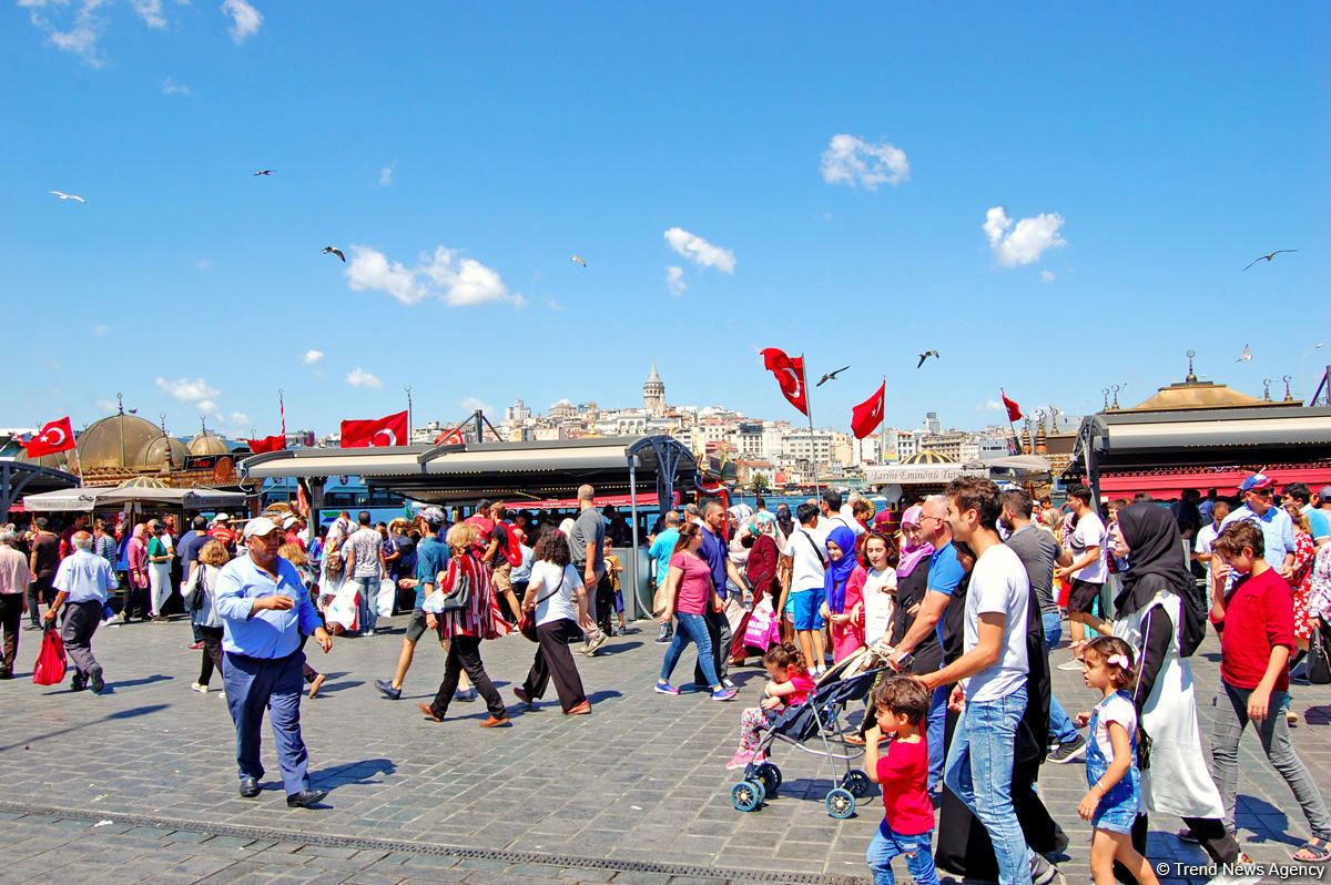 Сколько туристов из Казахстана посетило Турцию в мае этого года?