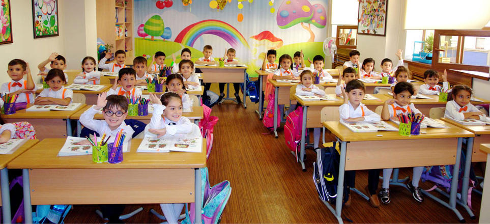 В Азербайджане начинается прием документов в первые классы школ