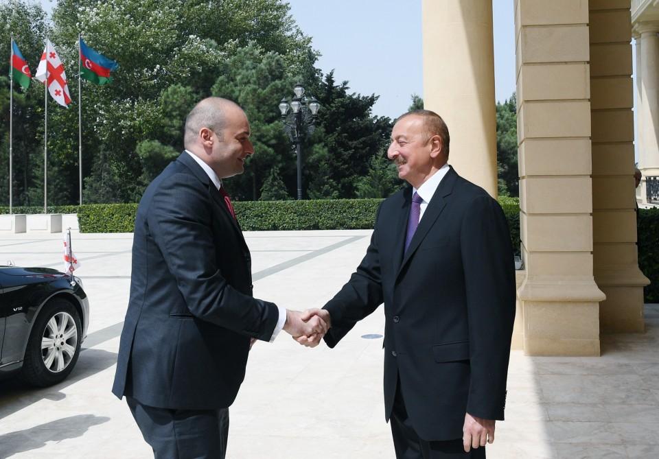 Президент Ильхам Алиев: Азербайджан и Грузия должны приложить дополнительные усилия для увеличения торгового оборота (ФОТО)