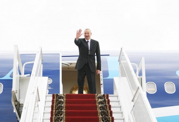 President Ilham Aliyev completes official visit to Russia (PHOTO)
