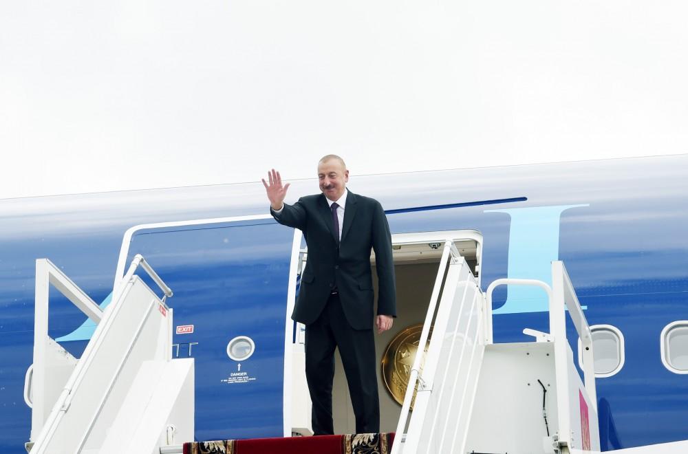 President Ilham Aliyev completes official visit to Russia (PHOTO)