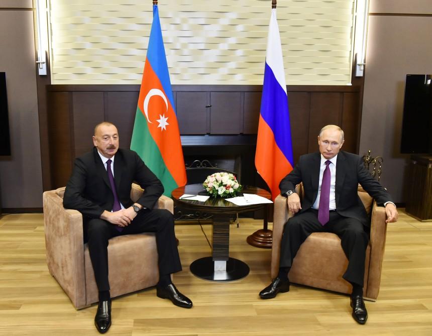 President Aliyev meets Russian counterpart in Sochi (PHOTO)