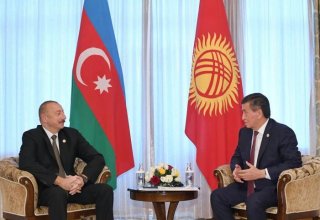 President Aliyev meets Kyrgyz counterpart in Cholpon-Ata (PHOTO)