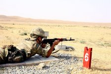 Азербайджанские курсанты выполняют упражнения по стрельбе (ФОТО/ВИДЕО) - Gallery Thumbnail