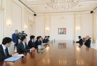 President Ilham Aliyev receives delegation led by Japanese FM Taro Kono (PHOTO)