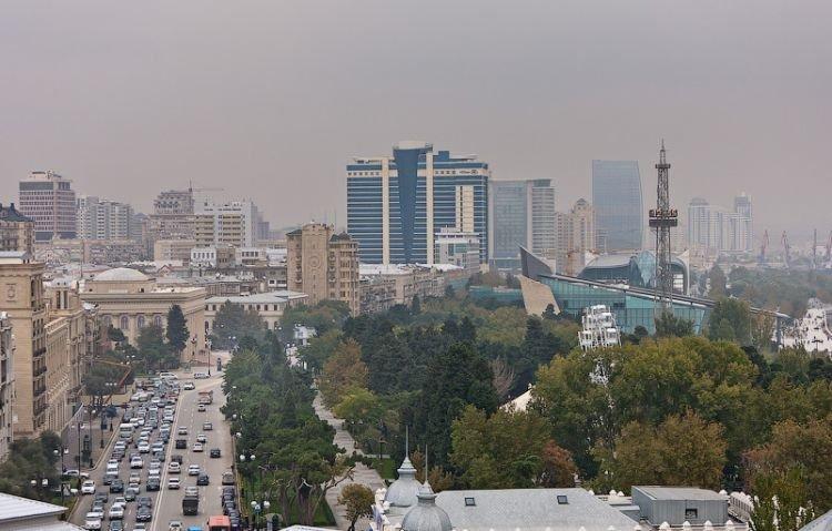 Концентрация пыли в воздухе над Баку начнет снижаться с сегодняшнего вечера