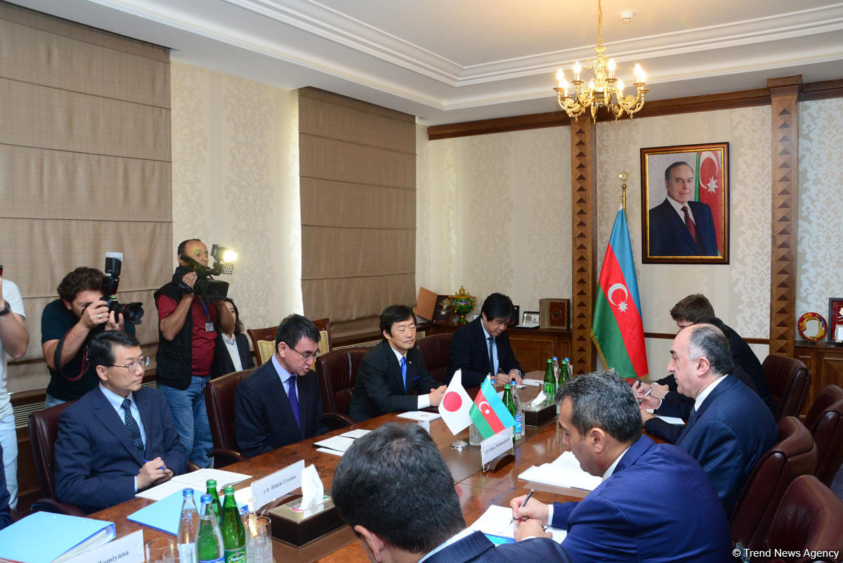 В Баку проходит встреча глав МИД Азербайджана и Японии (ФОТО)