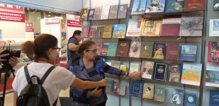 Павильон Азербайджана вызвал большой интерес посетителей Московской книжной ярмарки (ФОТО)