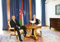 Состоялась встреча президентов Азербайджана и Хорватии один на один (ФОТО)