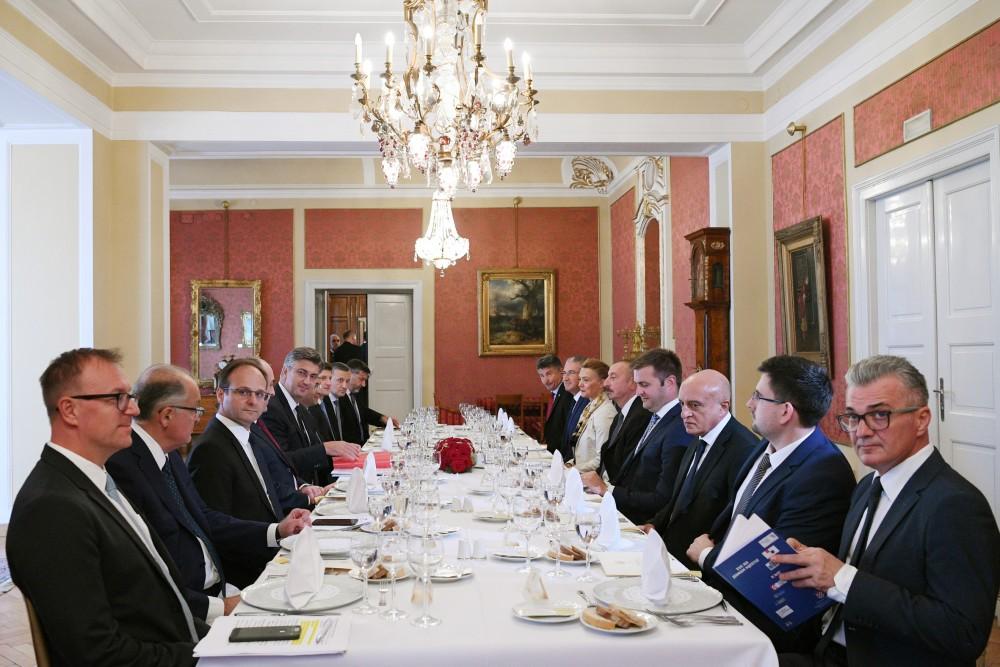 Azerbaijani president, Croatian PM have working dinner (PHOTO)