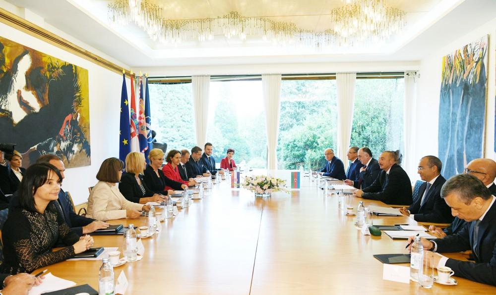 Expanded meeting held between Azerbaijani, Croatian presidents (PHOTO)