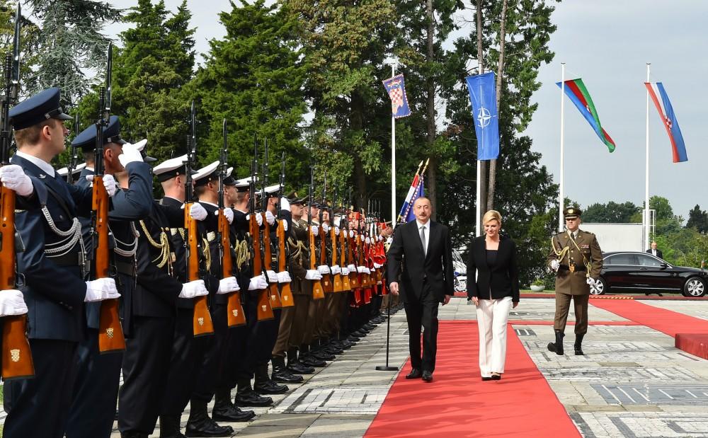 В Загребе состоялась церемония официальной встречи Президента Ильхама Алиева (ФОТО) - Gallery Image