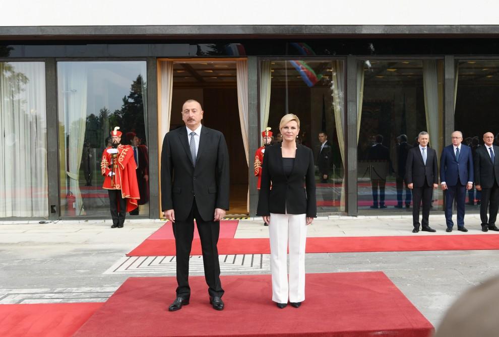 В Загребе состоялась церемония официальной встречи Президента Ильхама Алиева (ФОТО) - Gallery Image