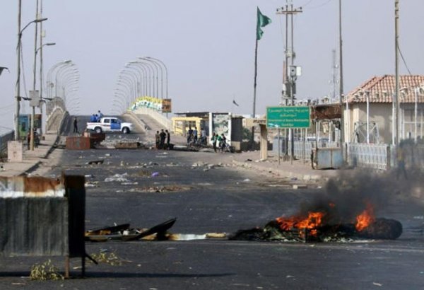 В Басре в результате столкновений протестующих с полицией есть раненые