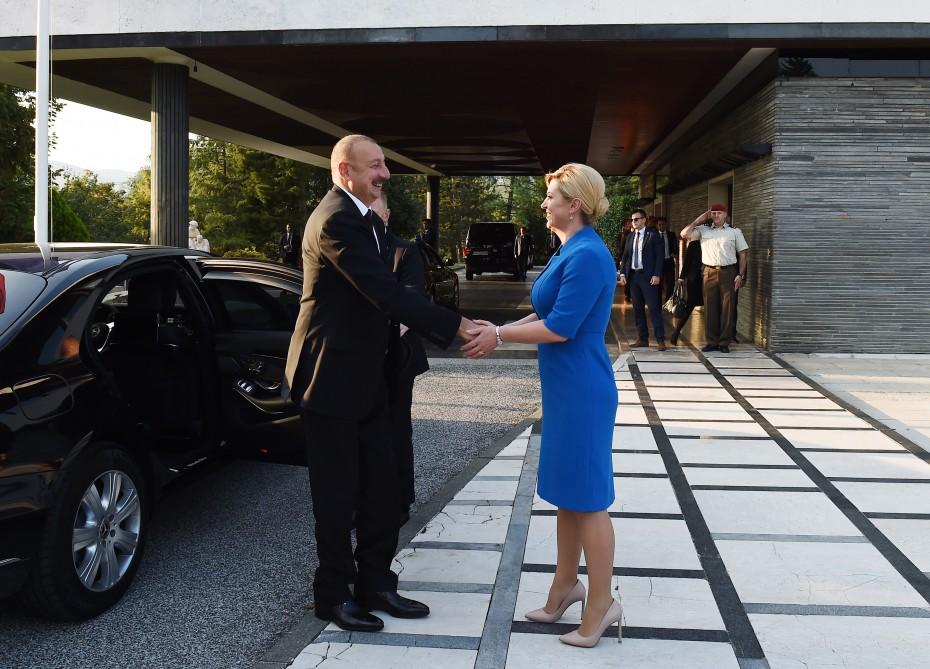 Croatian president hosts official reception in honor of President Aliyev (PHOTO)