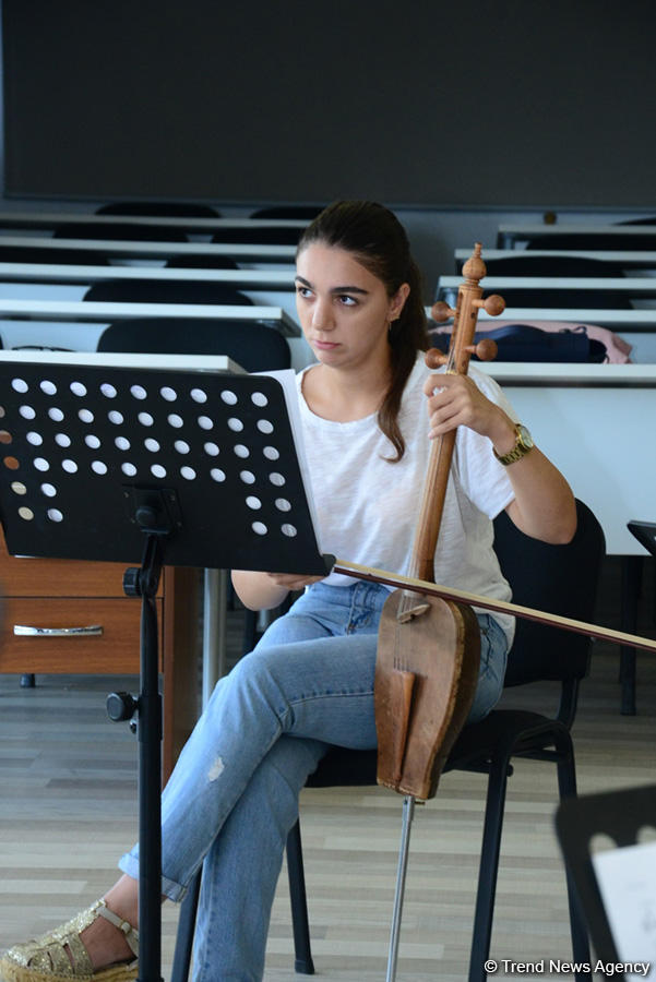На открытии Фестиваля Насими в Центре Гейдара Алиева выступит уникальный Ансамбль старинных музыкальных инструментов (ФОТО)
