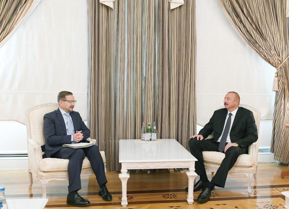 Президент Ильхам Алиев: У азербайджанской стороны появилось такое убеждение, что Пашинян любыми средствами пытается нарушить переговорный процесс (ФОТО)