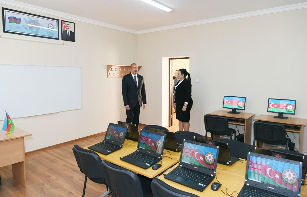 Президент Ильхам Алиев ознакомился с условиями после капремонта в полной средней школе номер 227 в Баку (ФОТО) - Gallery Image