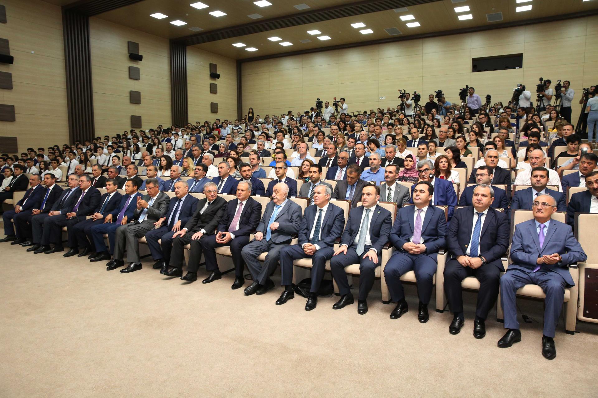 Церемония в Бакинской Высшей Школе Нефти, посвященная началу учебного года (ФОТО) - Gallery Image