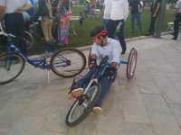 В Баку прошел велопробег среди аутистов и с участием звезд (ФОТО)