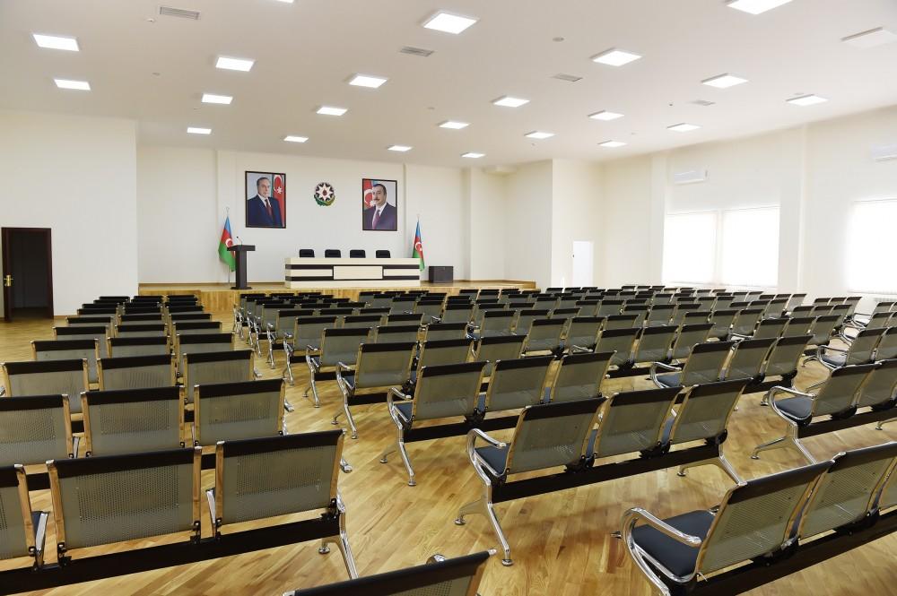 Prezident İlham Əliyev Maştağada 28 nömrəli tam orta məktəbin açılışında iştirak edib (FOTO) (YENİLƏNİB-2)