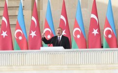 Azerbaijani, Turkish presidents, First Lady Mehriban Aliyeva attend parade, dedicated to 100th anniversary of Baku’s liberation (PHOTO)
