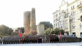 Президенты Азербайджана и Турции сфотографировались на память с участниками парада (ФОТО)